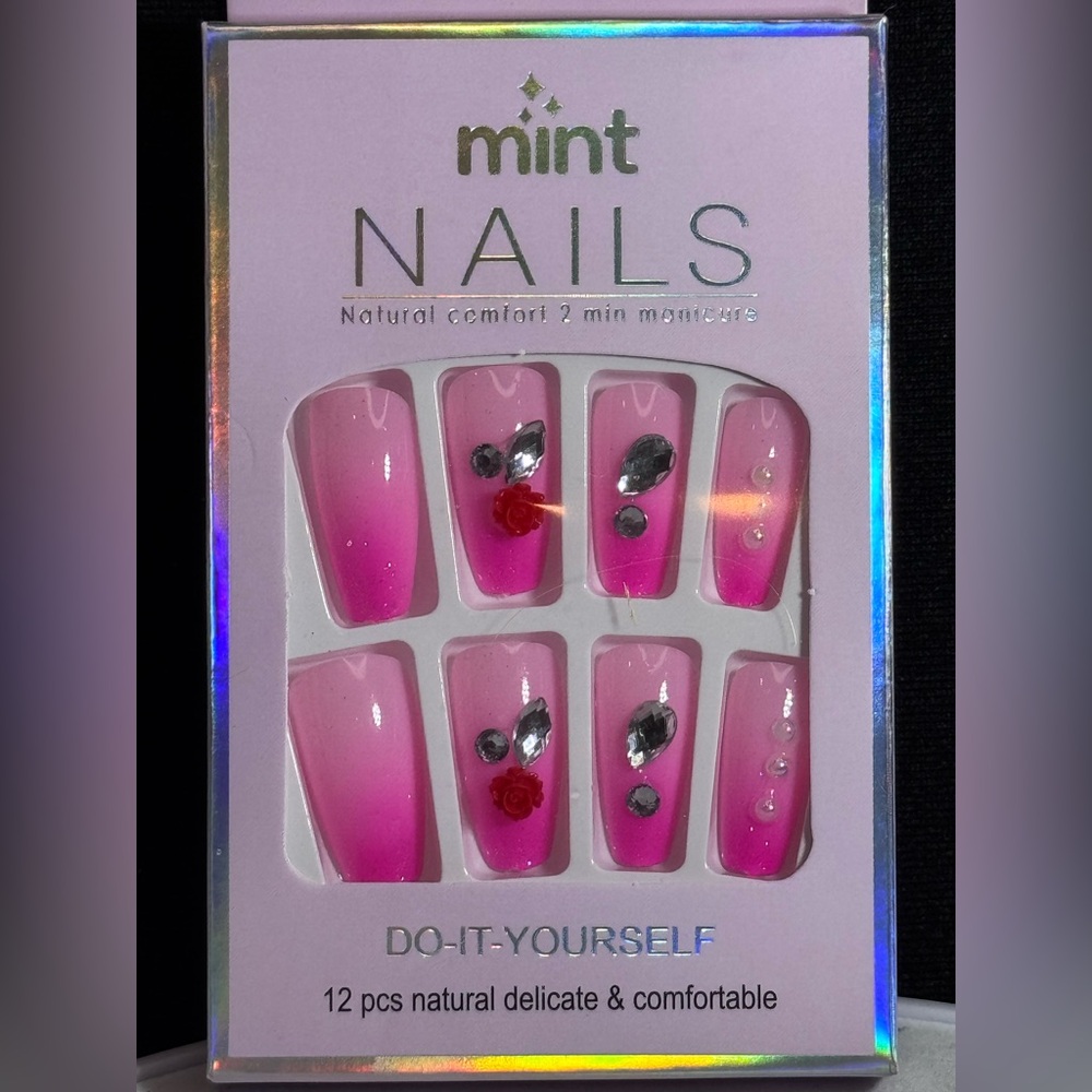 MINT Press On Nails
